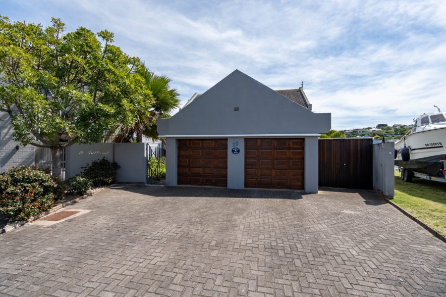 4 Bedroom Property for Sale in Royal Alfred Marina Eastern Cape
